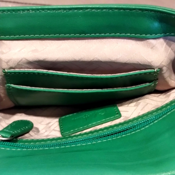 Cole Haan Leather Green Wristlet Wallet Patent Leather Clutch - X Large- GUC - Picture 8 of 17